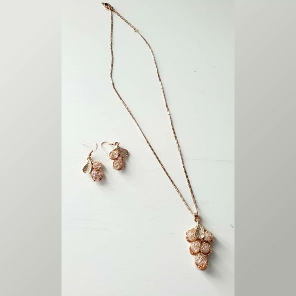 Monika Friend Rose Gold Overlay Necklace Set - Picture 1 of 6